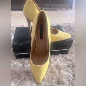 Anjelah soft yellow linen heel by Izabella Rue
